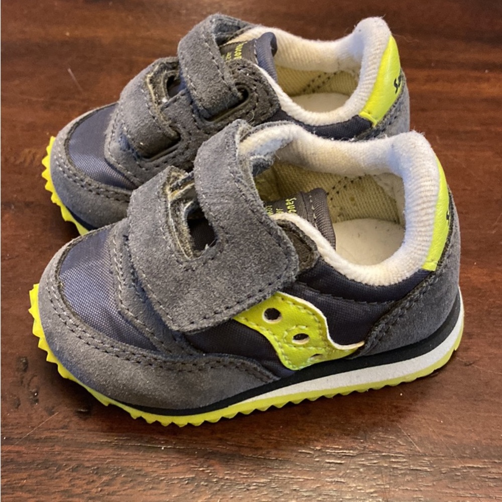 1M Baby saucony velcro sneakers
